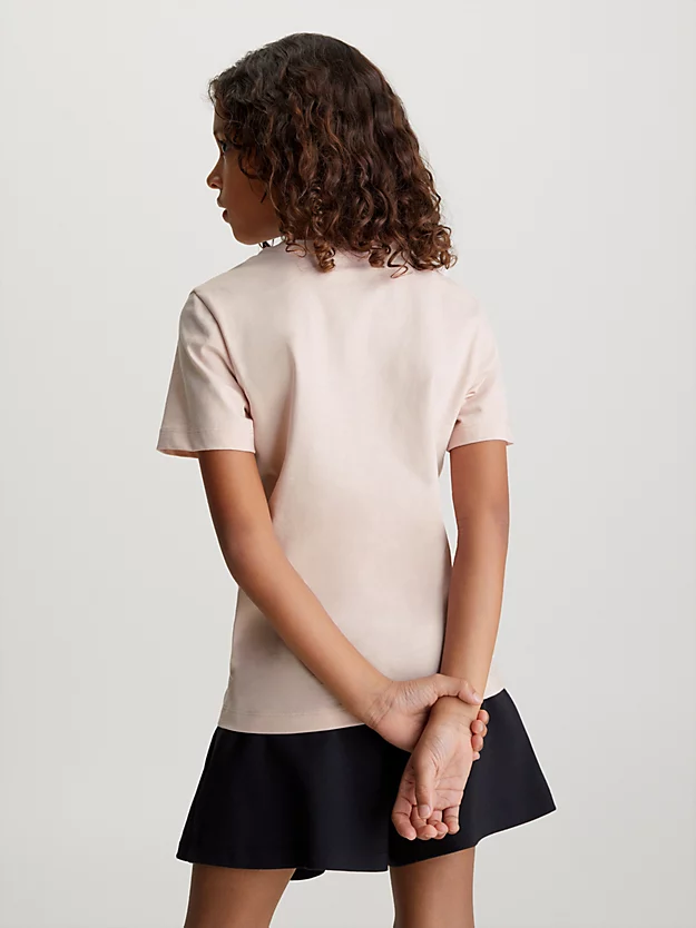 Camiseta infantil com logotipo