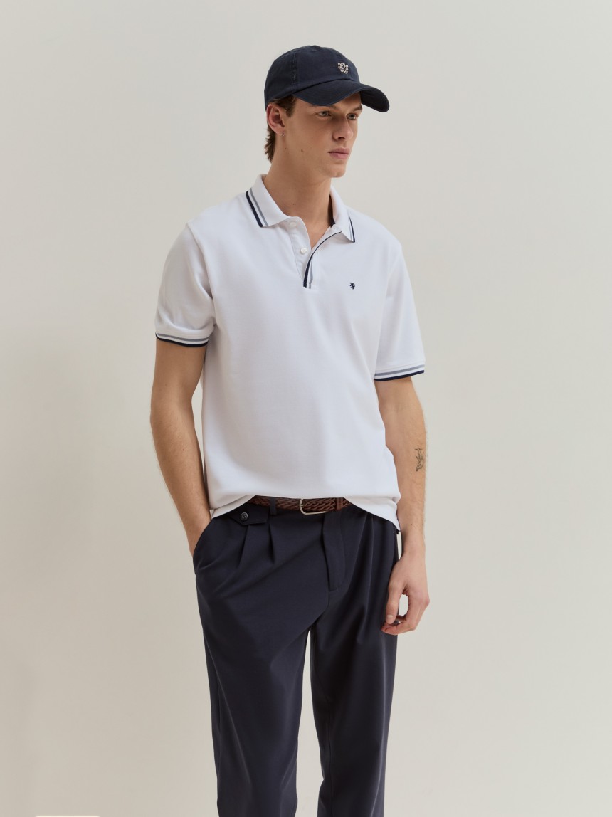 Polo regular fit em piqué de algodão
