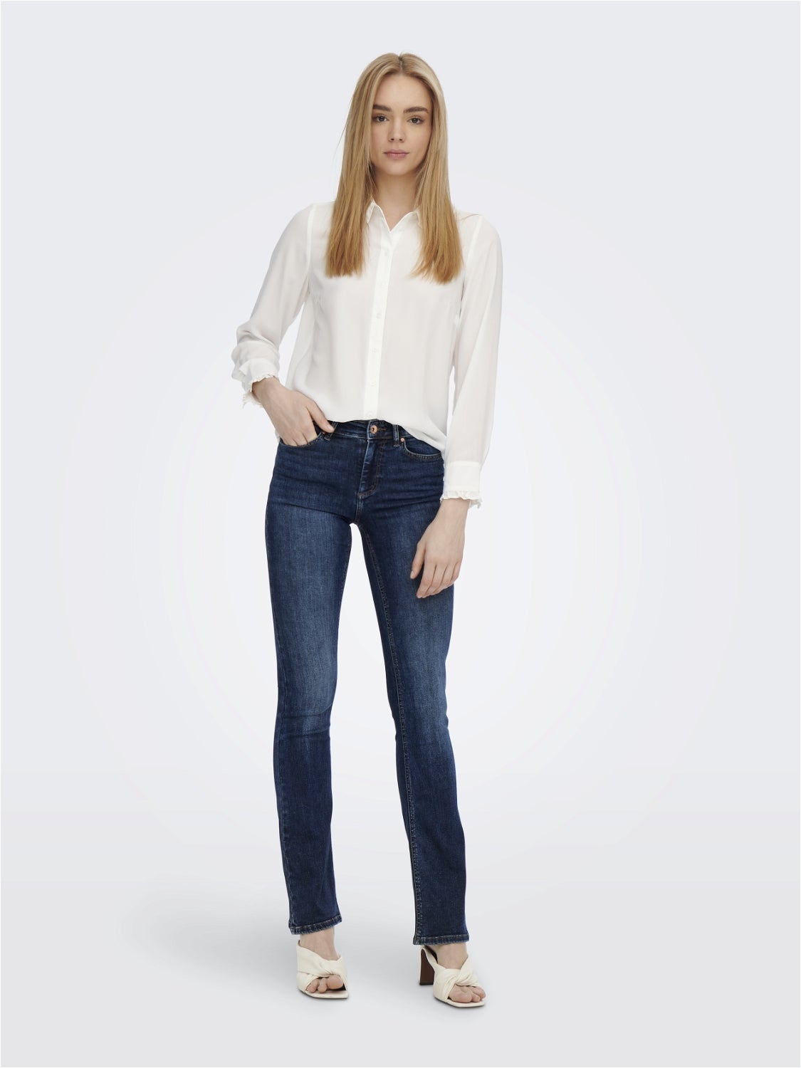ONLBLUSH Mittlere Taille Ausgestellt Jeans Dark Blue Denim