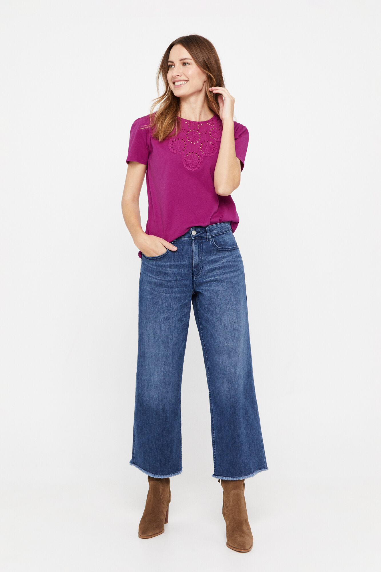 Camiseta com patch bordado - Fúcsia