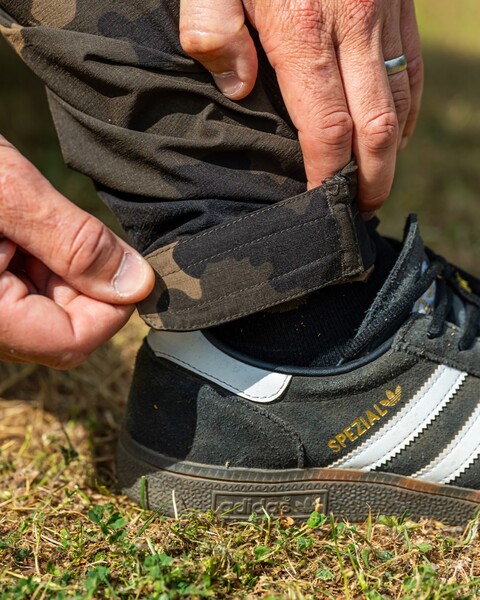 Pantalon de Pêche Korda Original Kombats Dark Kamo