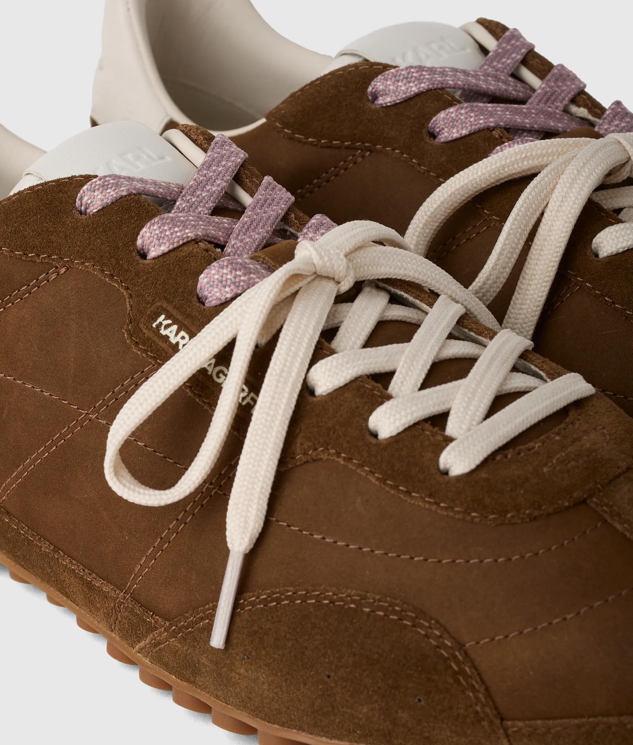 Astra Volley sneakers van suède