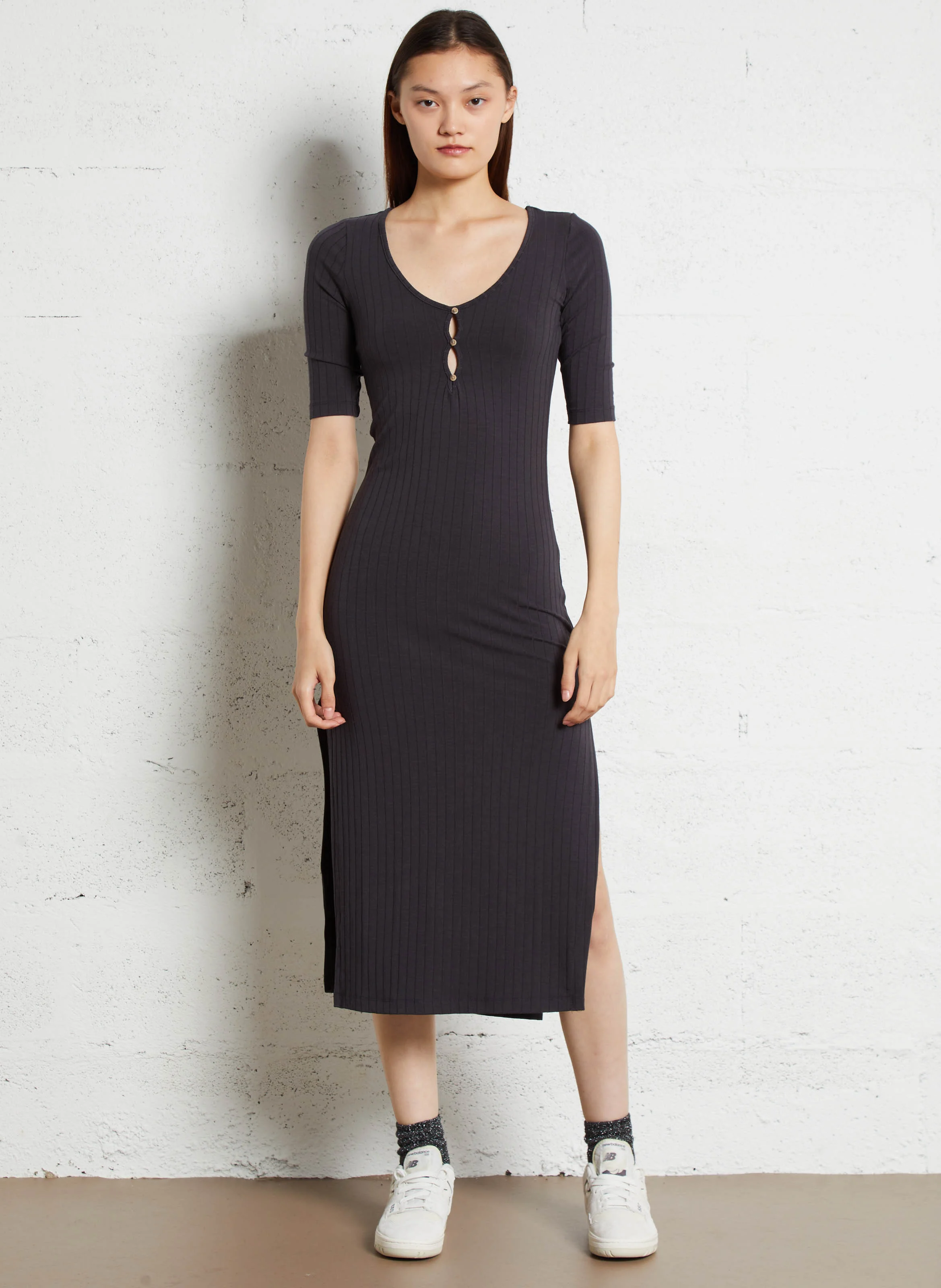 TAKE TIME - Robe midi côtelée à boutons| Noir