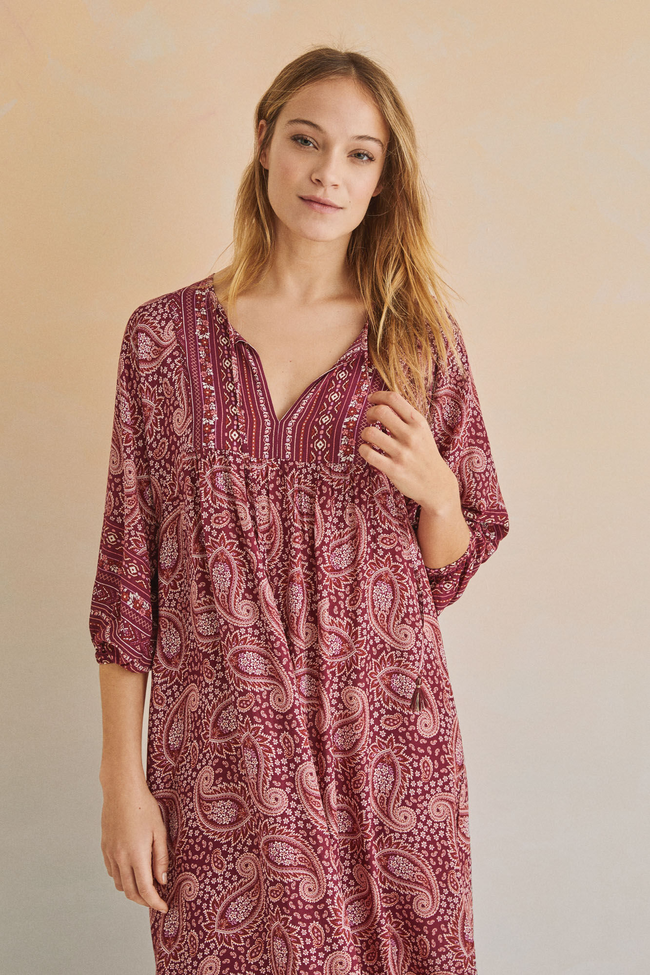 Vestido longo com estampa indiana - estampa
