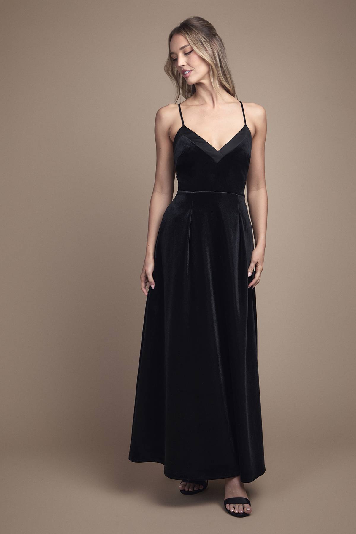 Coast Robe Longue de Demoiselle d'Honneur en Velours avec Décolleté en V, Dos Nu à Bretelles et Détail Nœud