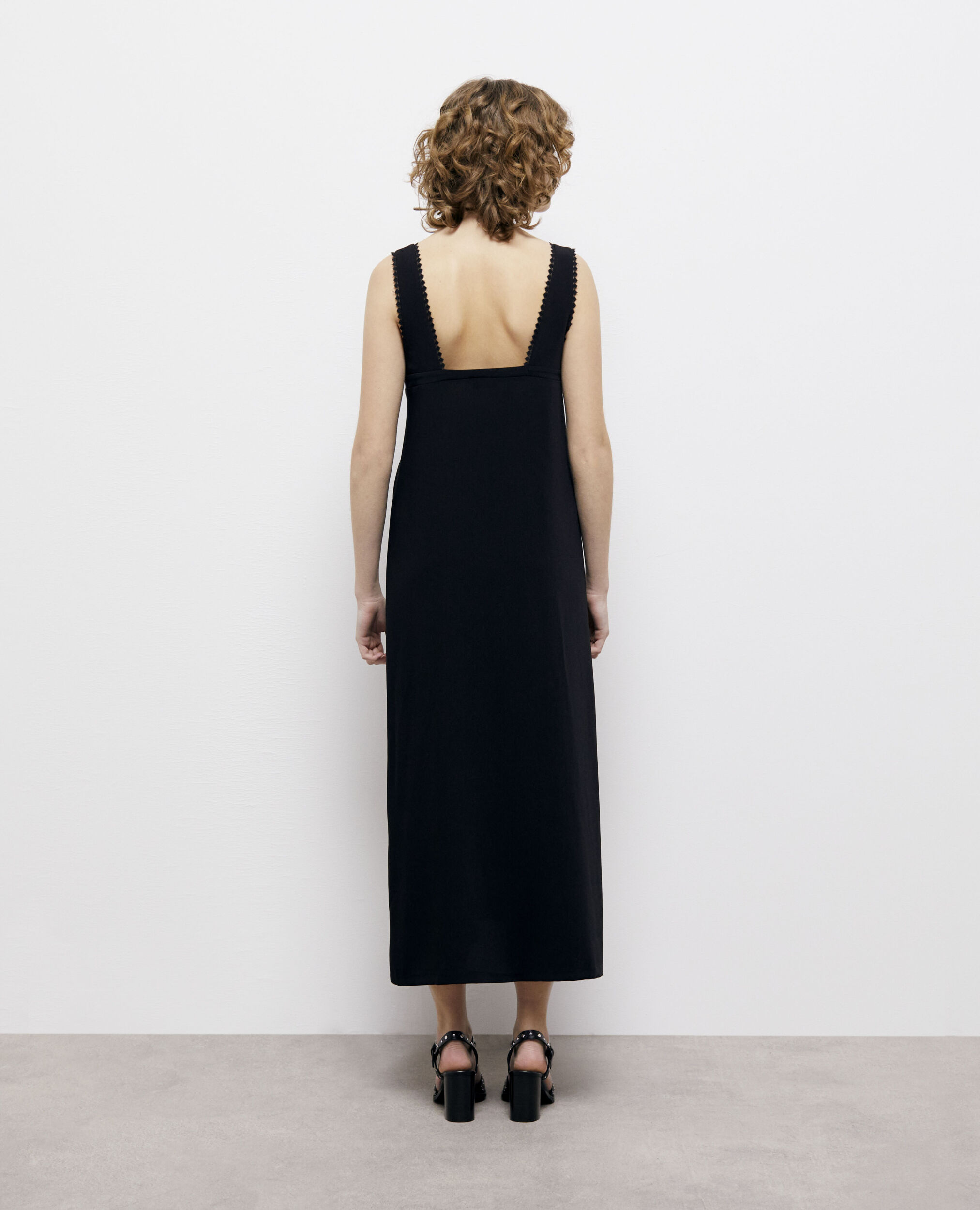 Robe longue noire