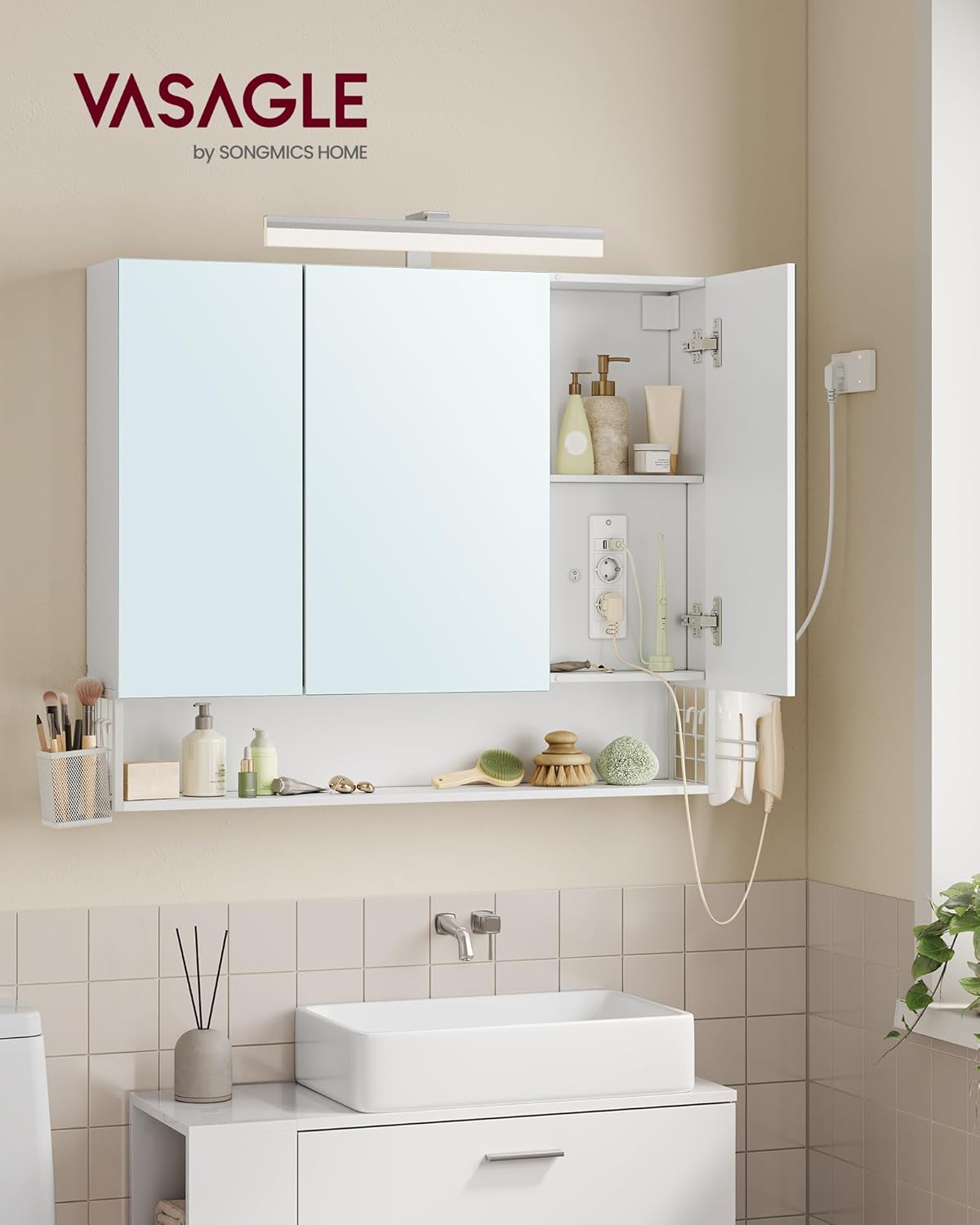VASAGLE Spiegelschrank Bad mit Beleuchtung, 16,5 x 90 x 75 cm, Steckdosen, Hängekorb, Haartrockner-Halter, Spiegelschrank, Badschrank, Wandschrank, für Badezimmer, wolkenweiß BBK136W01