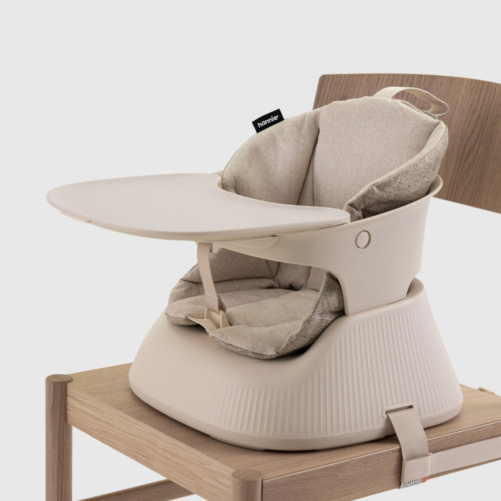 Køb Hannie White Sand The Portable High Chair