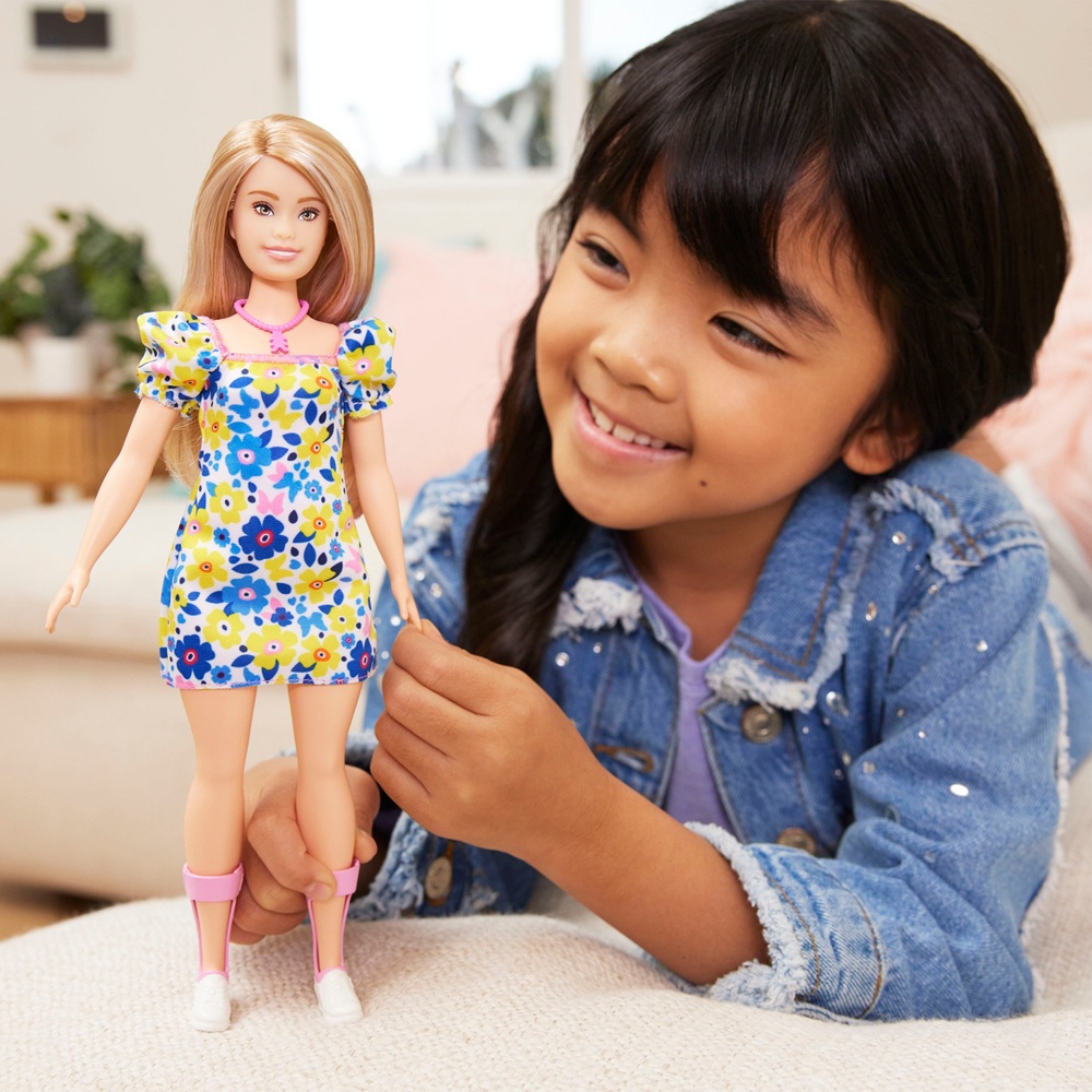 Barbie Fashionistas Puppe 208 – Babydoll-Kleid mit Blumenmuster