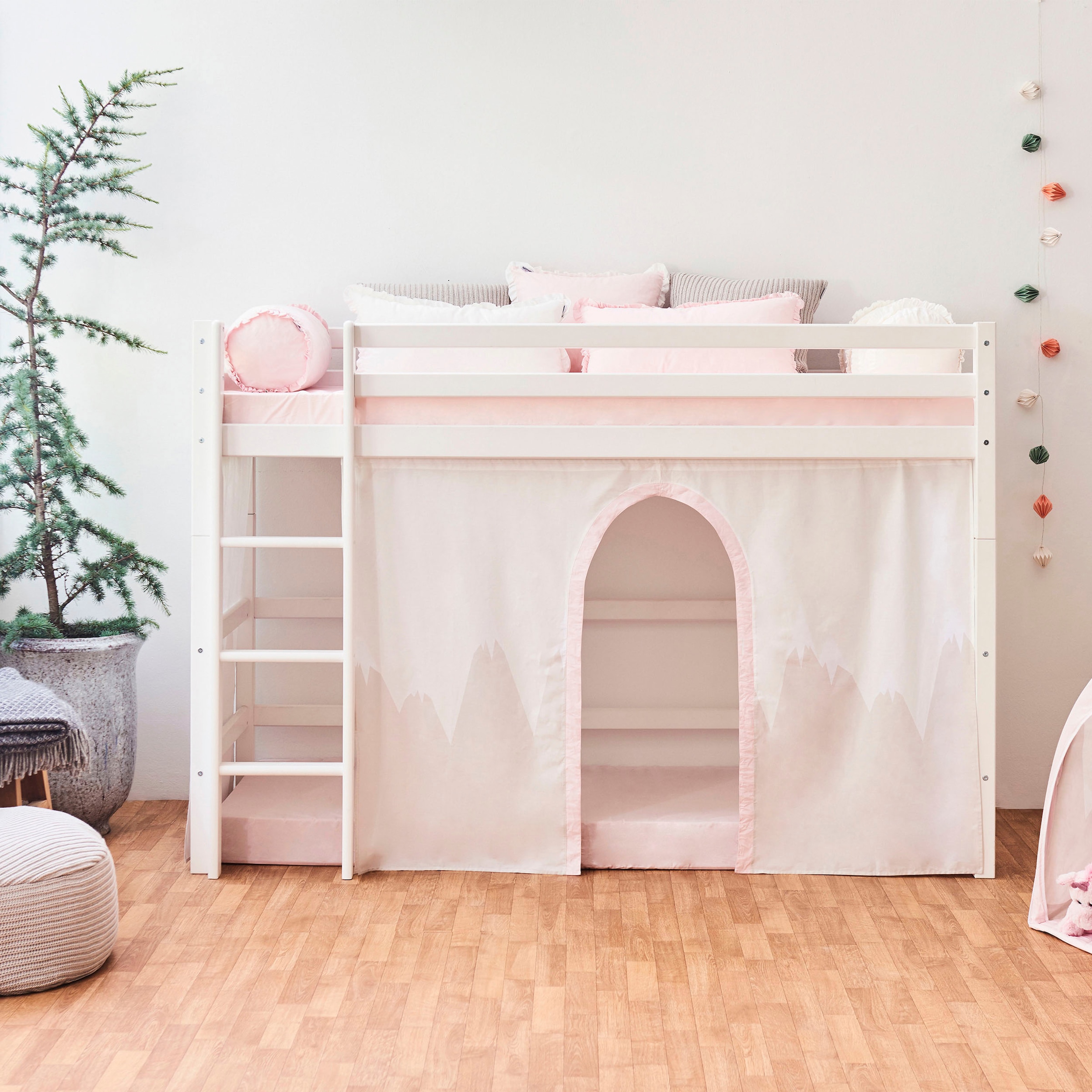Hoppekids Hochbett »Winter Wonderland» 90x200cm mit Vorhang & Matratze« Set,  FSC® zert Massivholz, 10 Jahre Garantie auf Fertigungsfehler