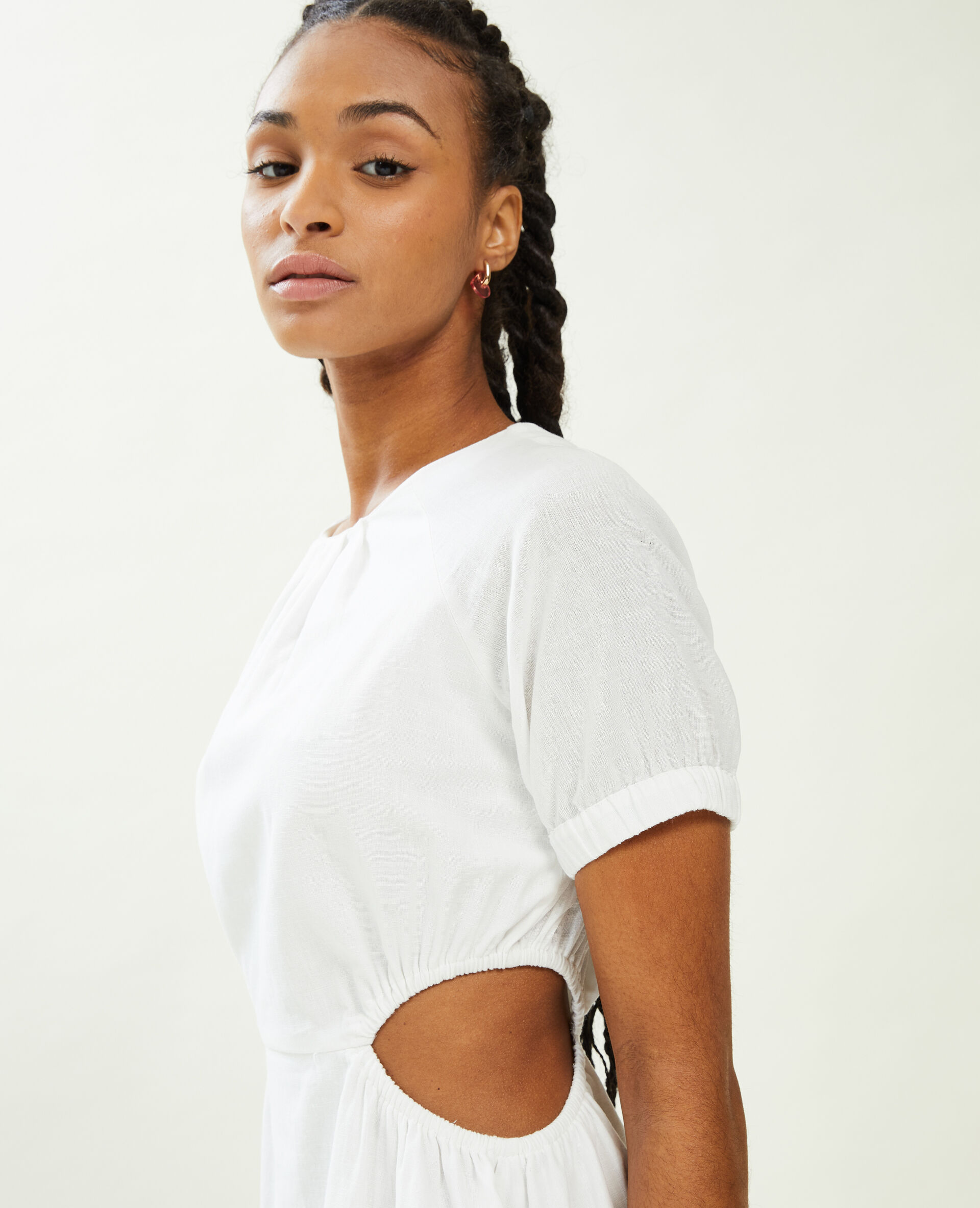 Robe courte avec découpes côtés - Blanc