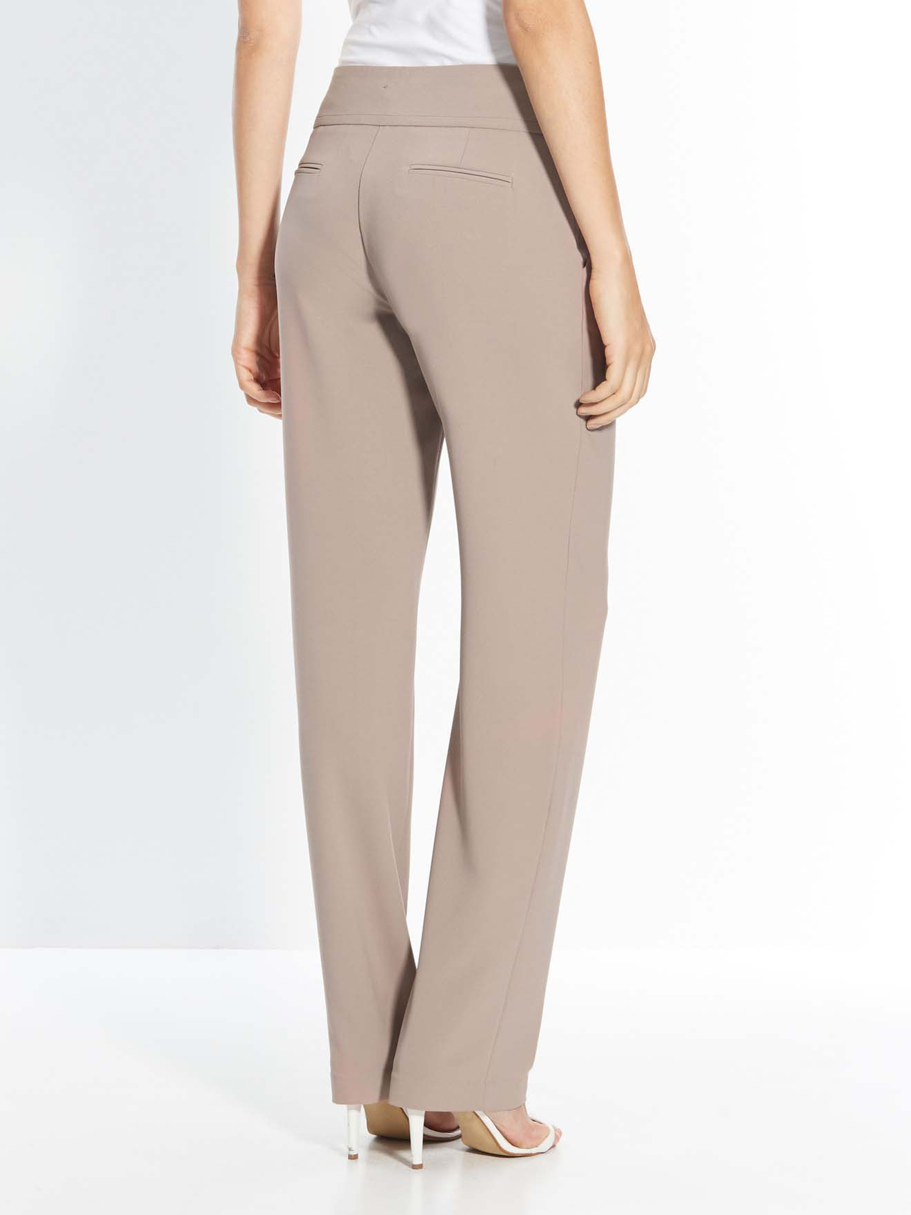 Pantalon droit, vous mesurez + d'1,60m