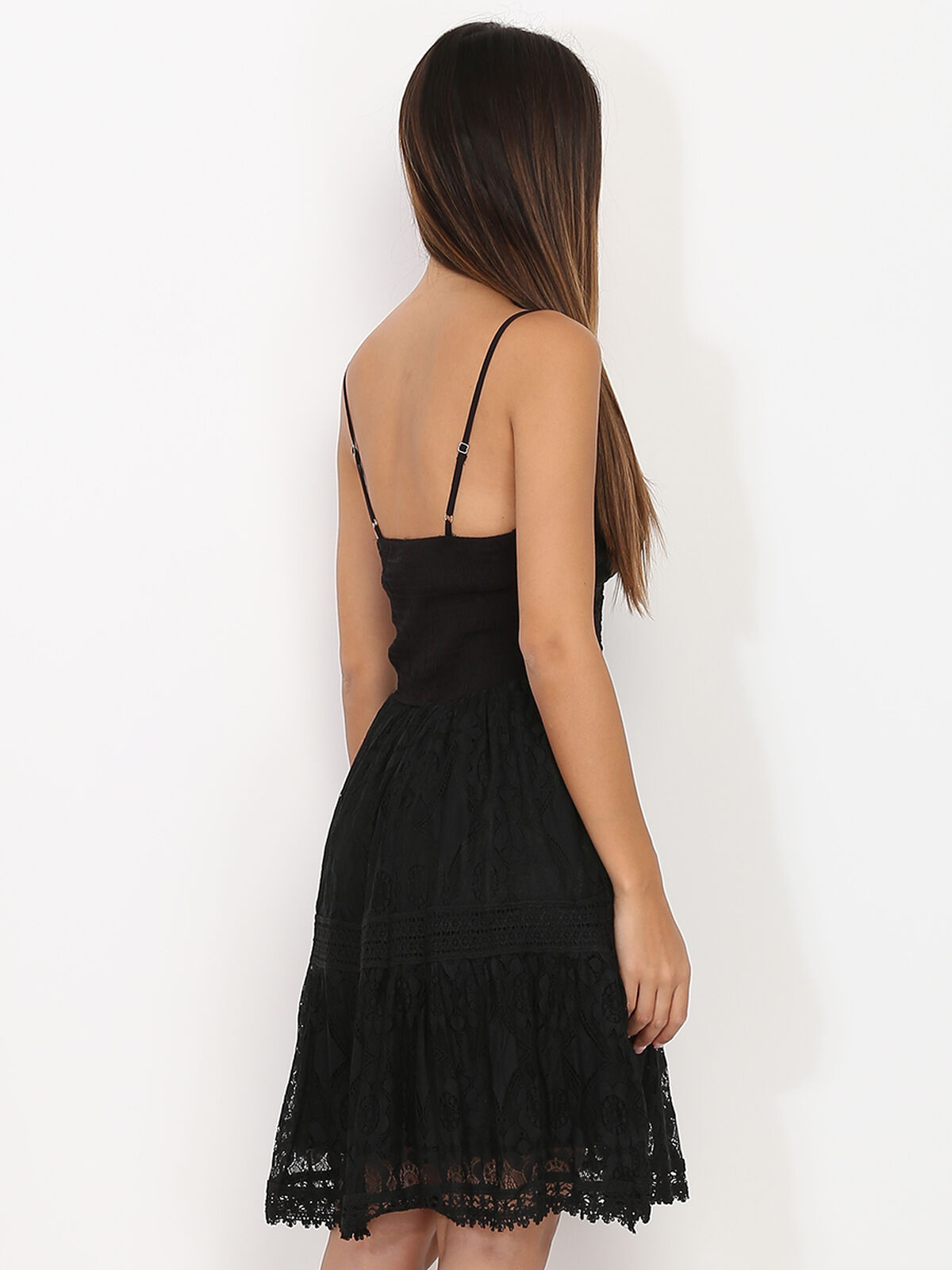 Robe patineuse en dentelle et crochet- Noir