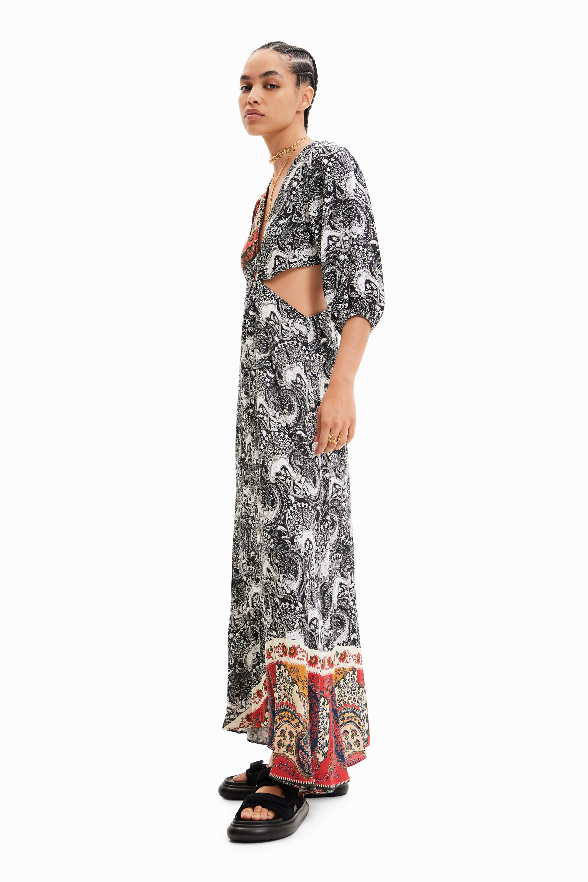 Robe longue découpes motif paisley