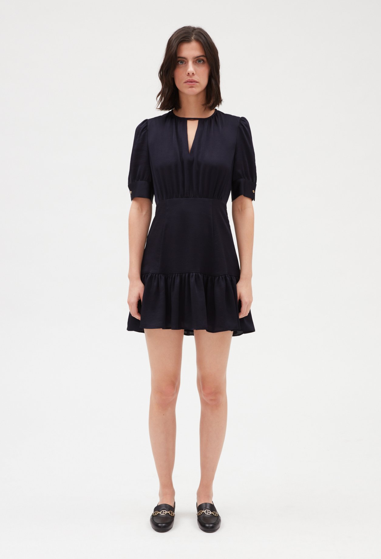 Robe courte volantee marine