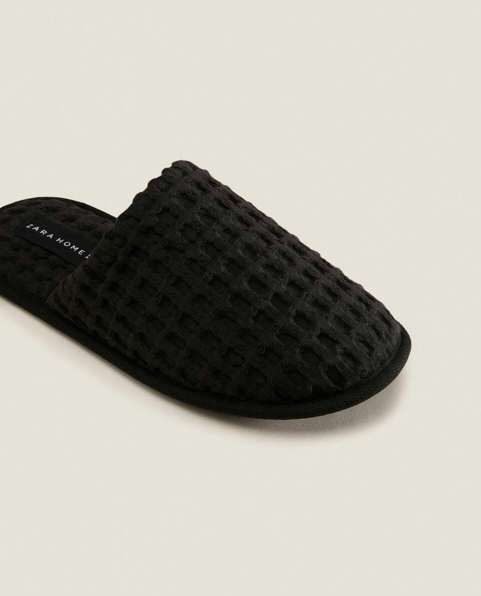 Chinelo mule com textura waffle