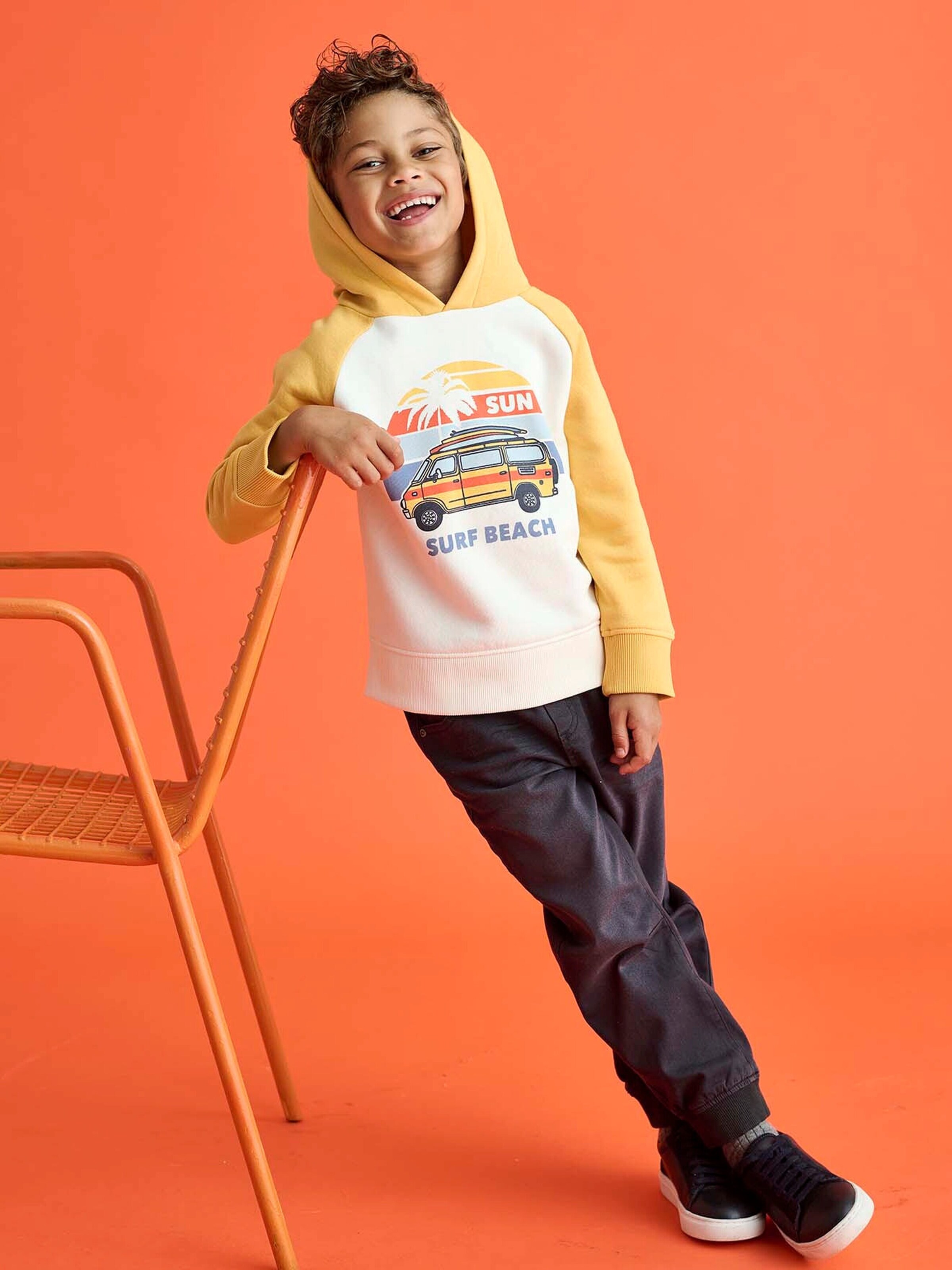 Vertbaudet Jungen Kapuzensweatshirt mit Surfer-Print gelb