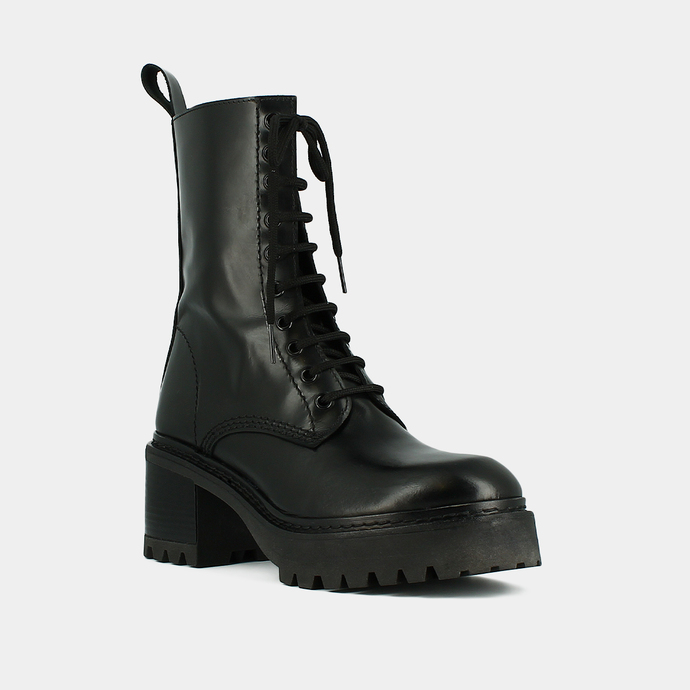Boots à plateformes et lacets  en cuir glacé noir