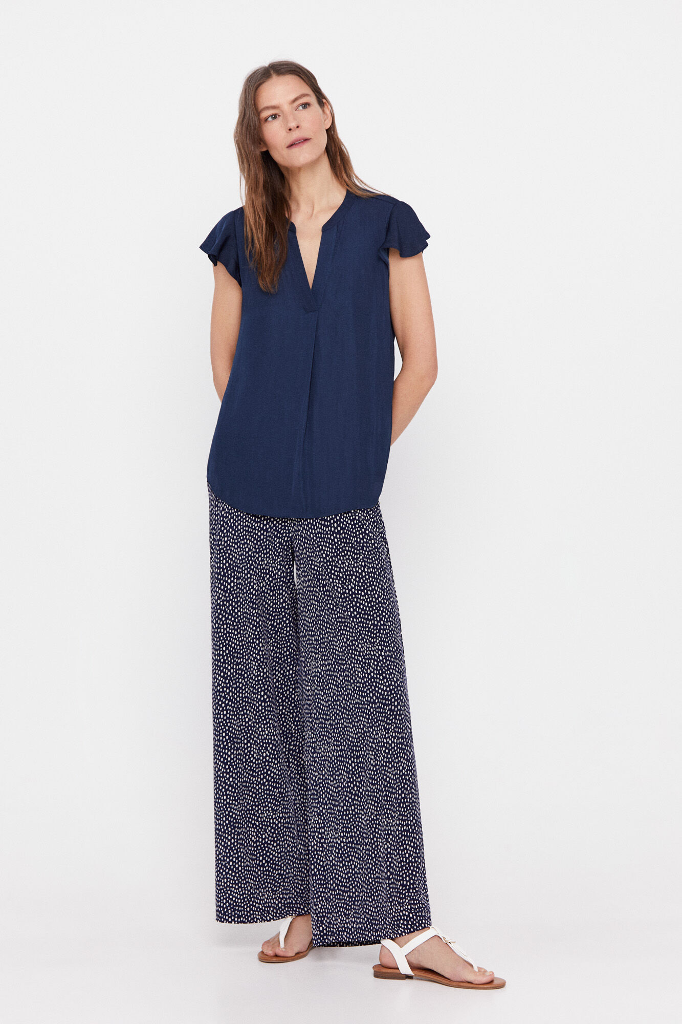 Blusa estilo manga com estampa de mosca em cetim - Azul marinho