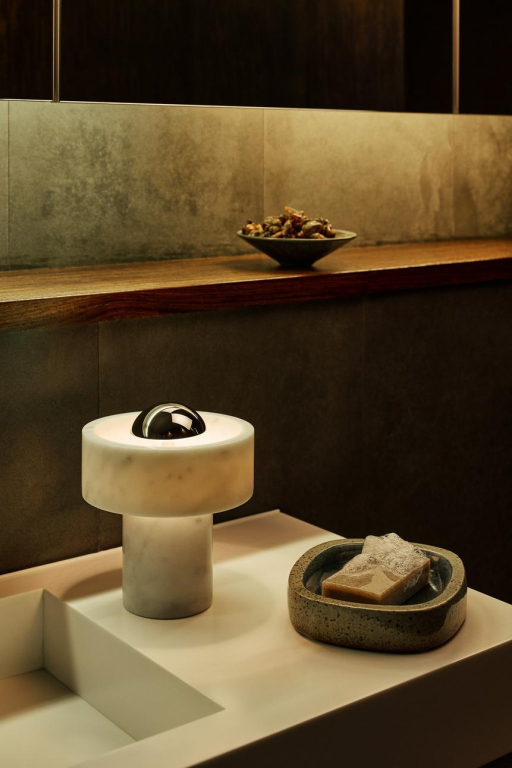Tom Dixon Stone tafellamp LED oplaadbaar marmer/zilver