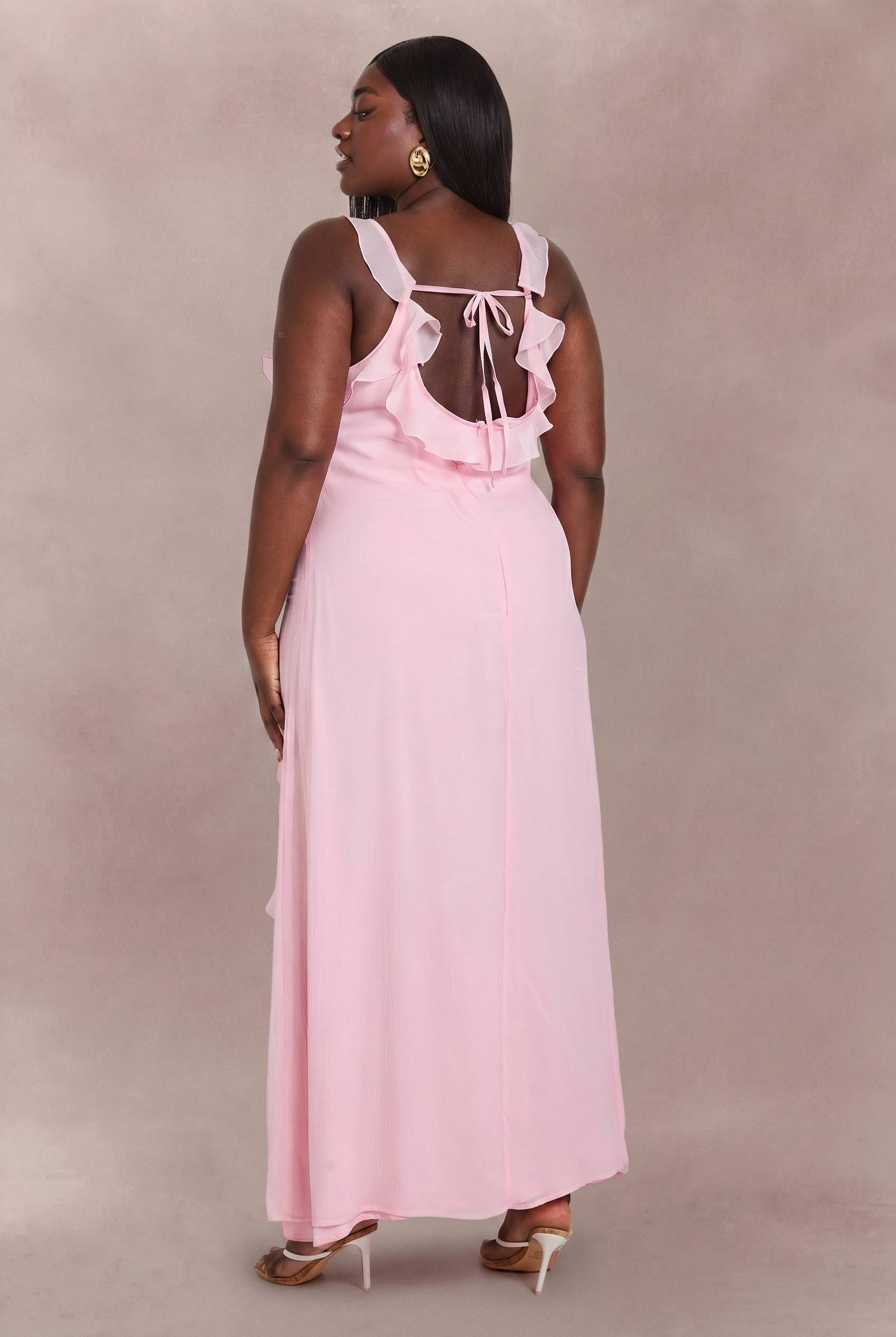 boohoo Robe Longue Grande Taille En Mousseline À Volants Et Bretelles Fines