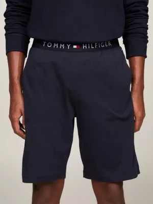 Calções com o logotipo da camisa
