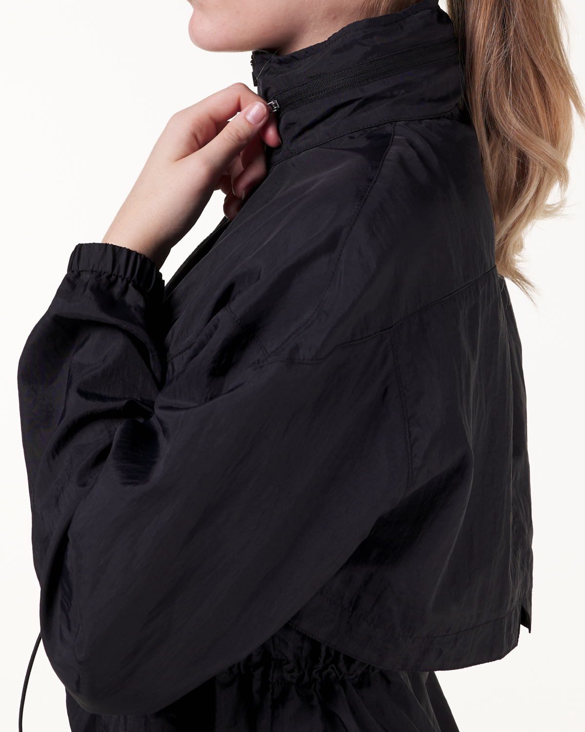 LEVITY Contour Jacket Black