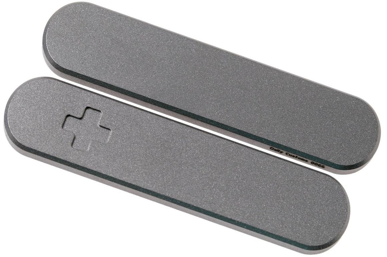 Daily Customs 58.2 Plain, Titanium P10009489 Victorinox greepschalen