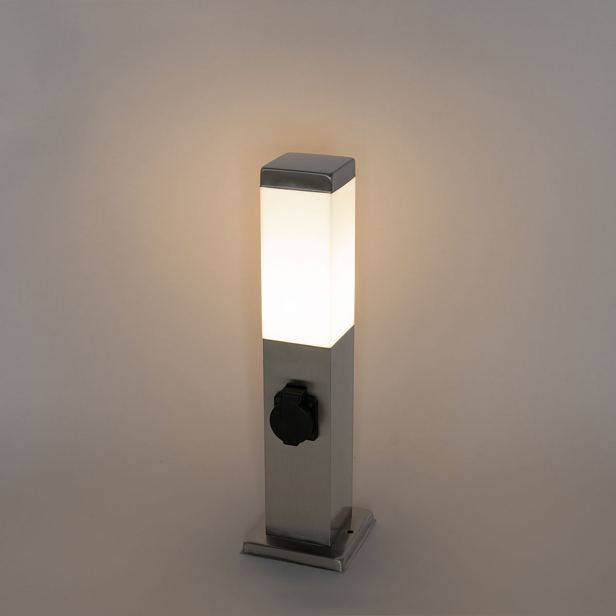 Moderne buitenlamp 45 cm staal met stopcontact IP44 - Malios
