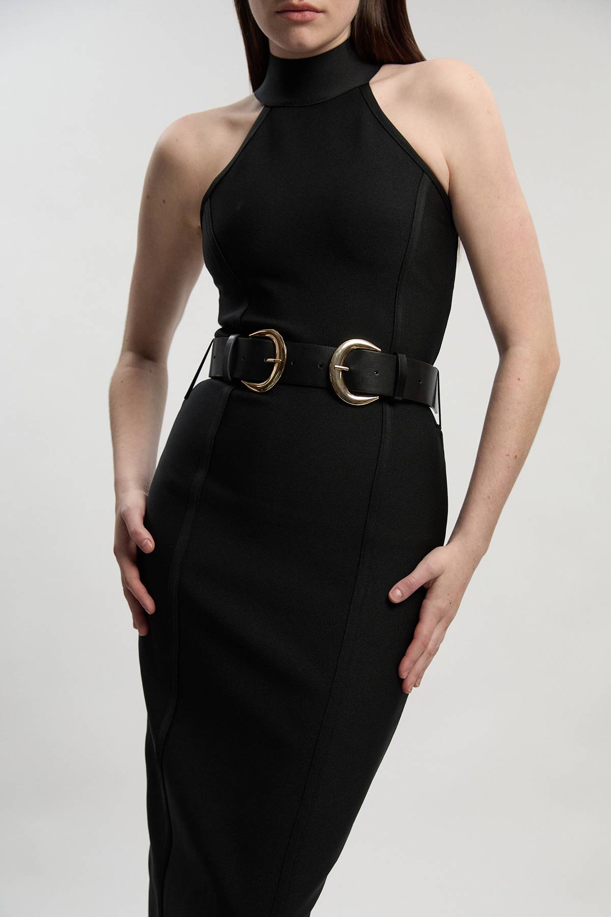 KarenMillen Robe Midi Moulante À Col Montant Avec Ceinture À Boucle