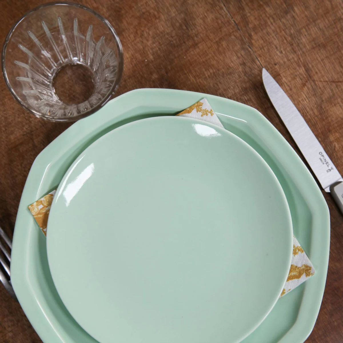 Assiette à dessert ronde verte OGRE La Fabrique