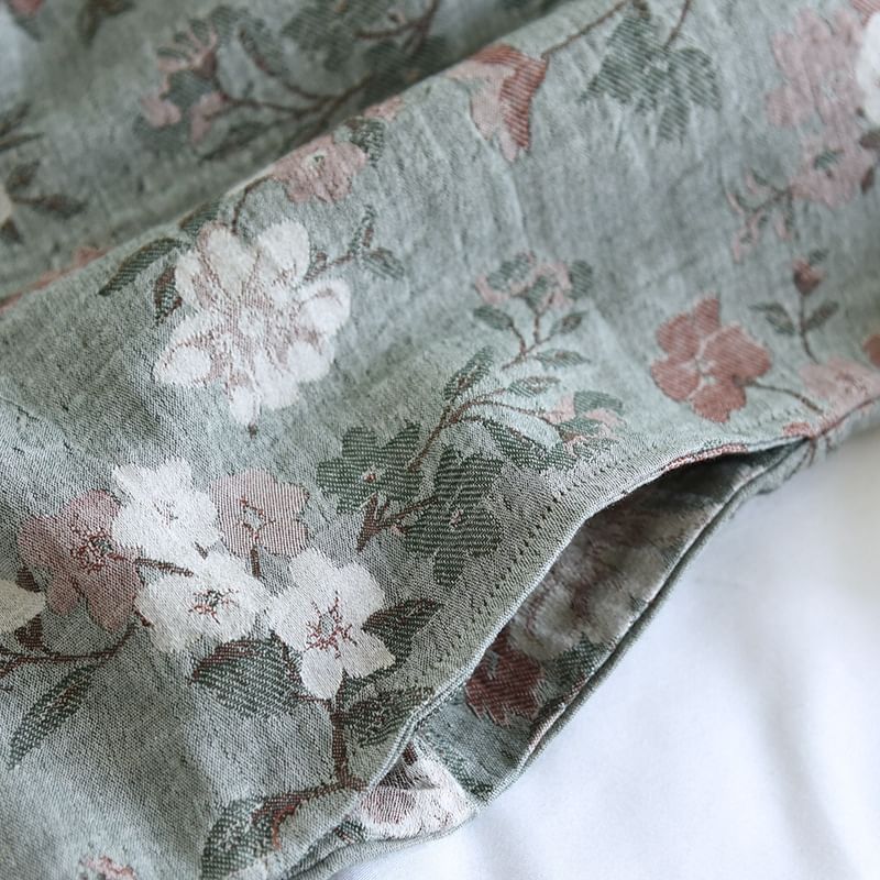 Somnus - Pyjamajurk met lange mouwen, ronde hals, bloemenprint en kikkersluiting