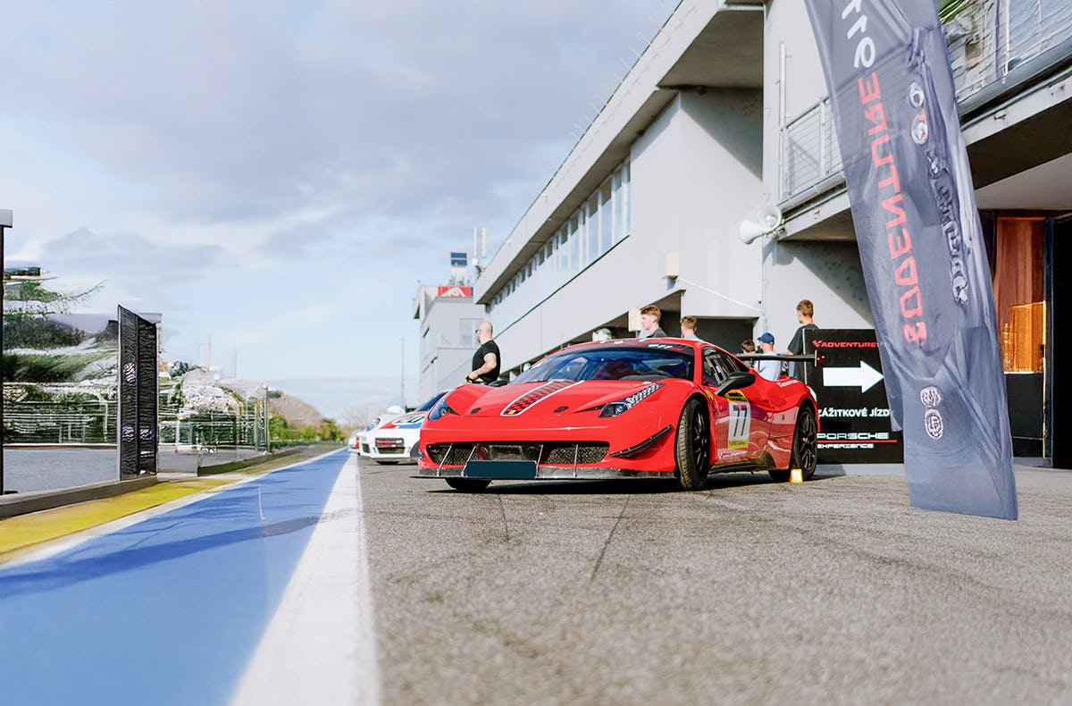 Renntaxi Ostrovačice (Ferrari 458)