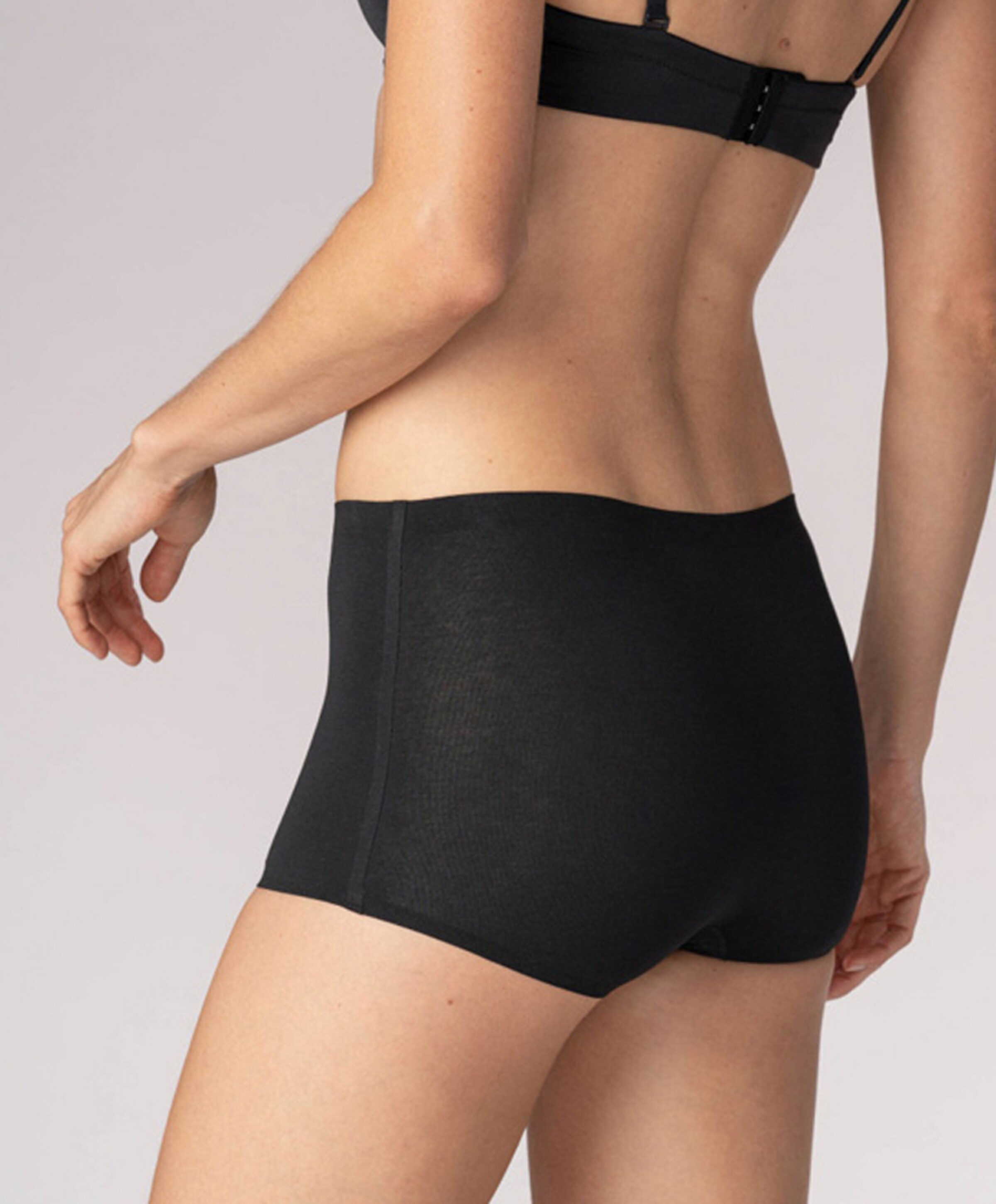 Mey Dames shorts zwart