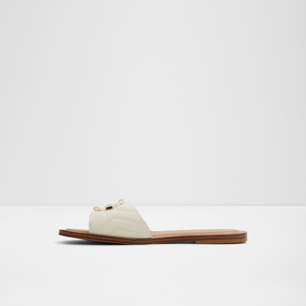 Qelajar White Women Flat Sandals