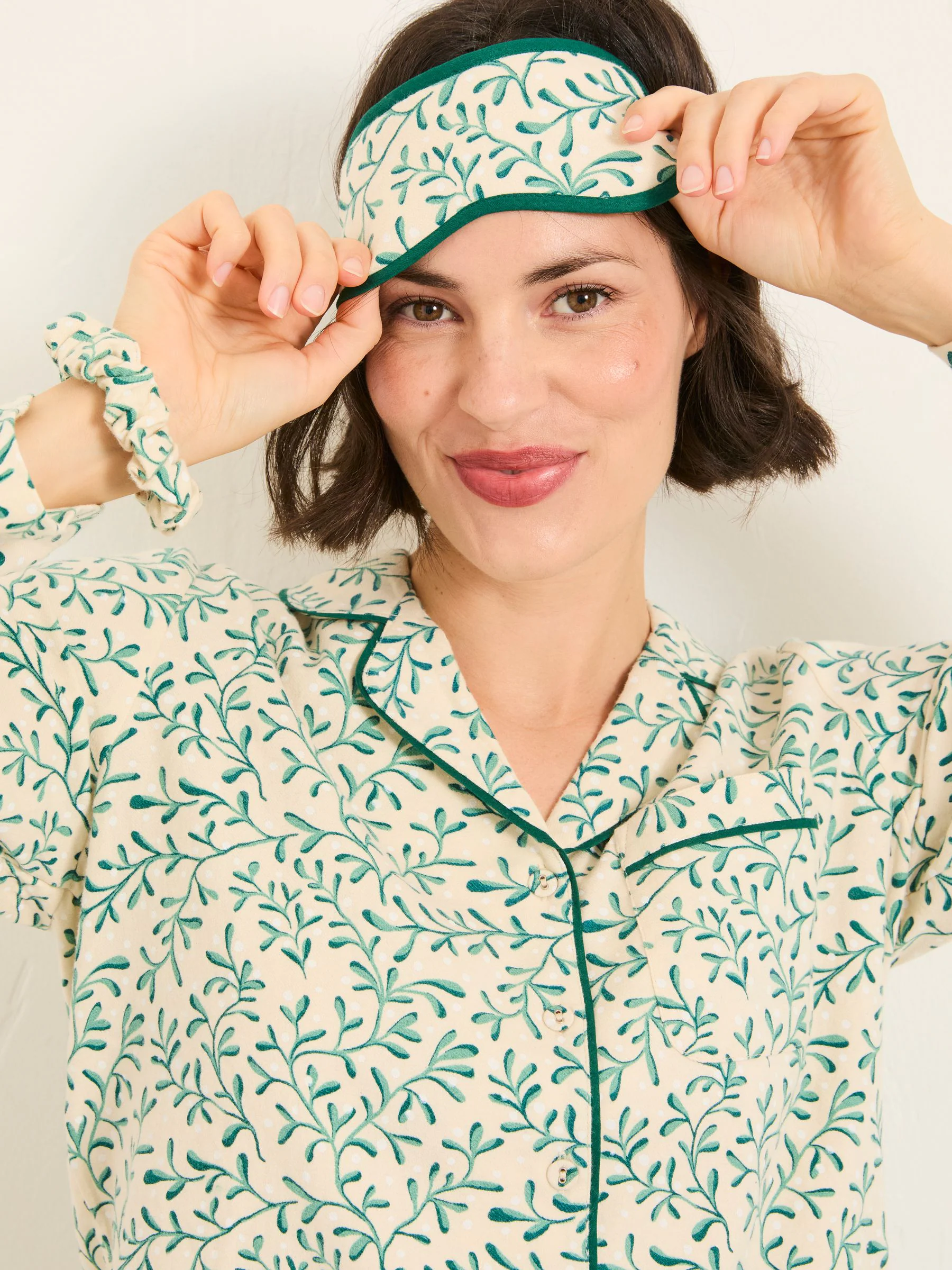 FatFace Mistletoe Pyjama Set