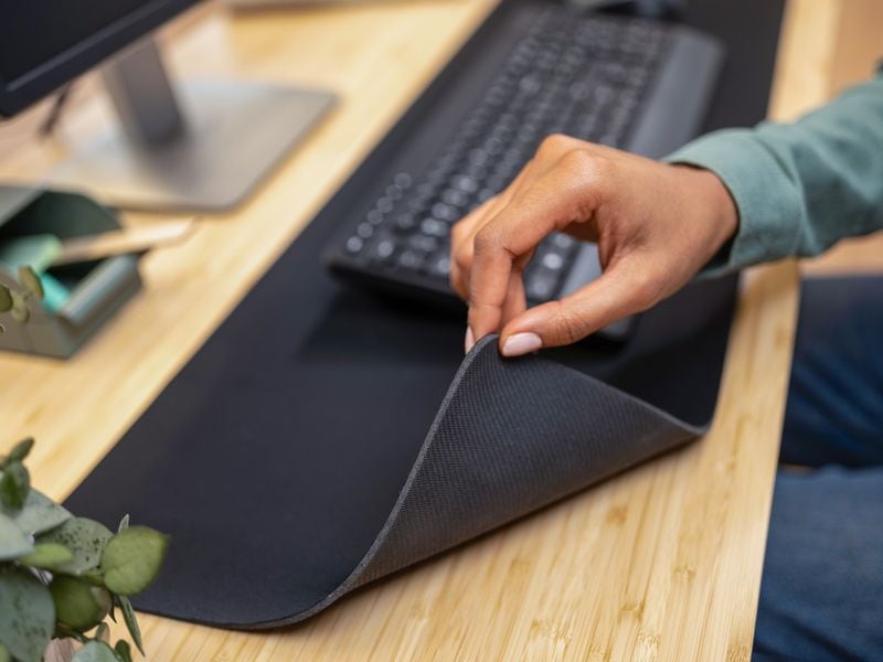 Trust Mouse Pad XXL Schwarz Extragrosses Mauspad mit optimierter Oberflächenstruktur und ausreichend Platz für Maus und Tastatur