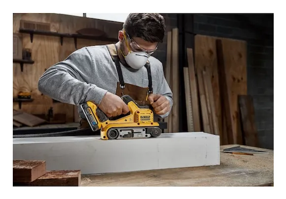 DeWALT DCW220NT-XJ, Bånd slibemaskine, Detaljer, Sort, Gul, Børstefri, 3,6 dB, 1,5 m/s²
