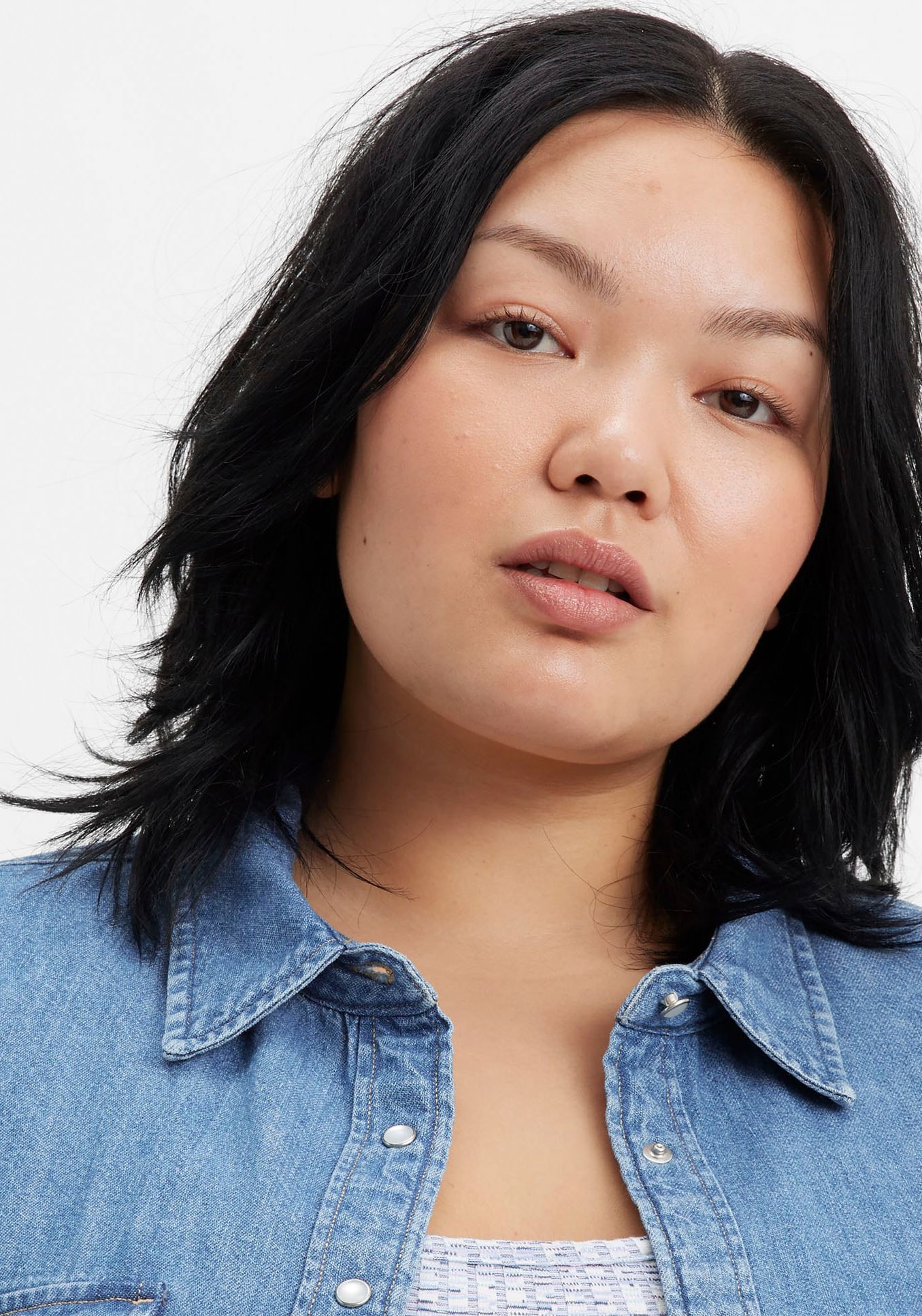Levi's® Plus Jeansbluse »ESSENTIAL WESTERN«, mit zwei Brusttaschen und Druckknöpfen