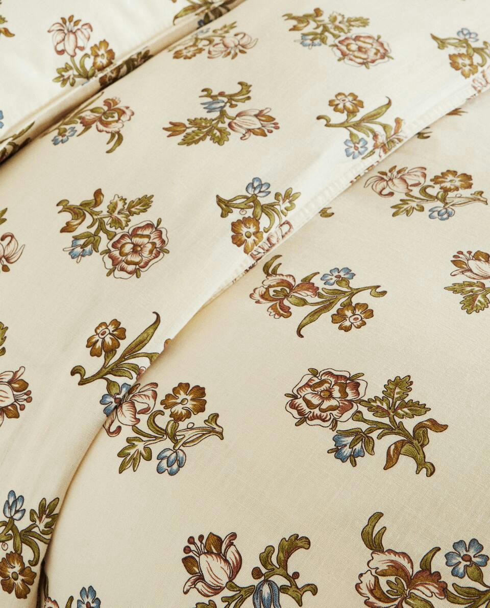 CAPA DE EDREDOM COM ESTAMPA FLORAL
