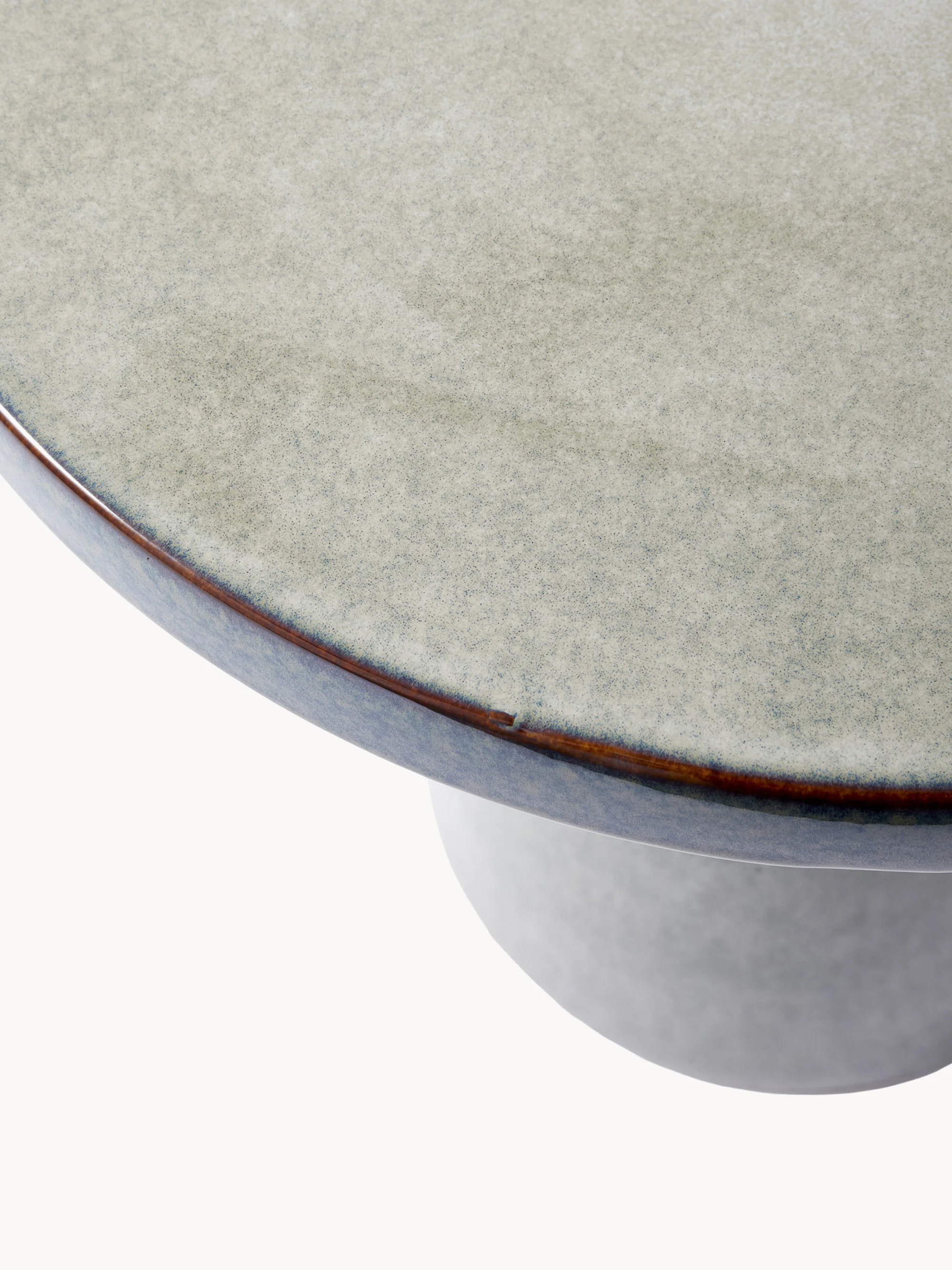 Handgemaakte ronde bijzettafel Pawn