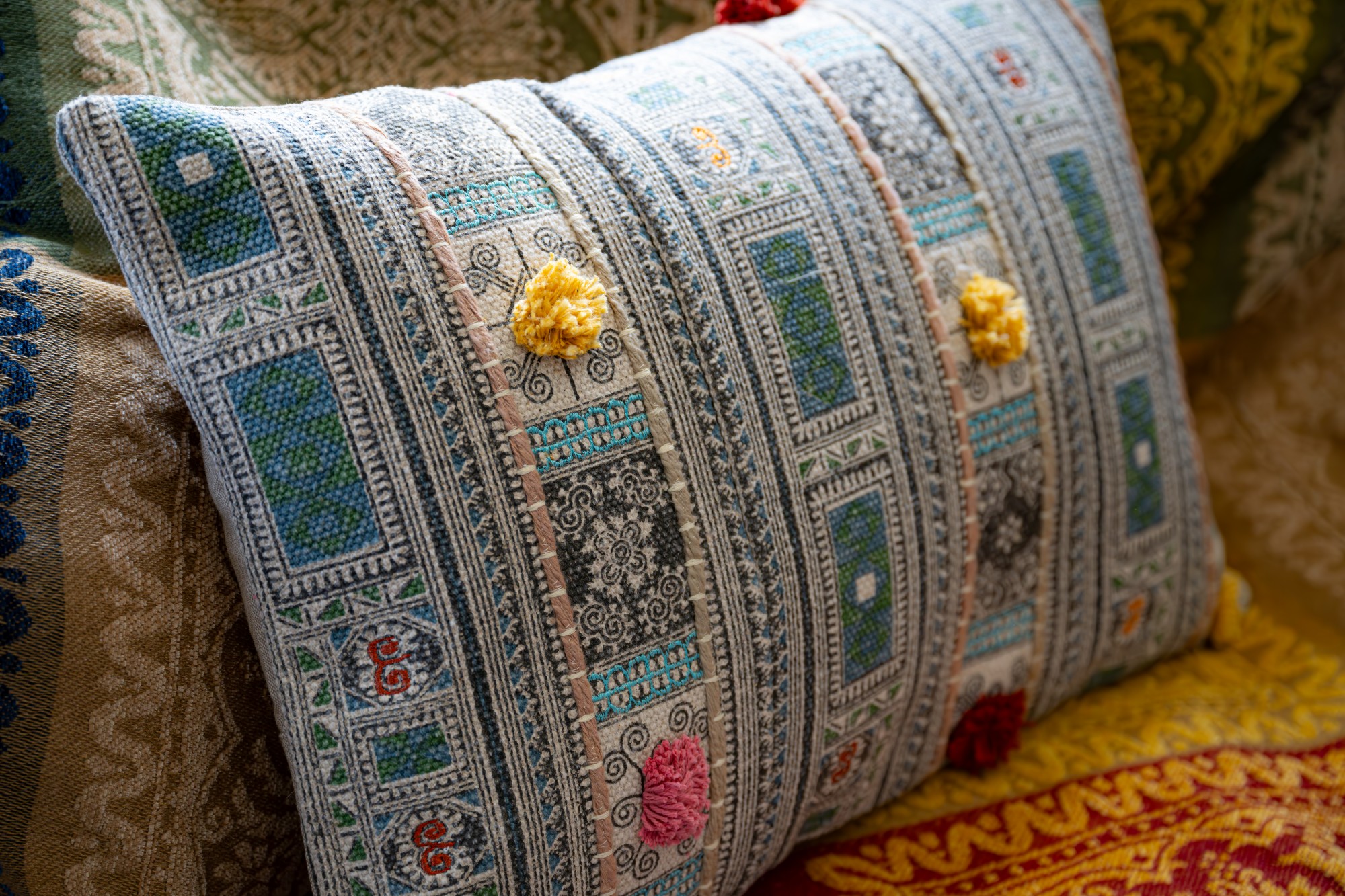 Kissen 'Ajisha' multicolor, B 60 cm, H 40 cm von fischer's lagerhaus