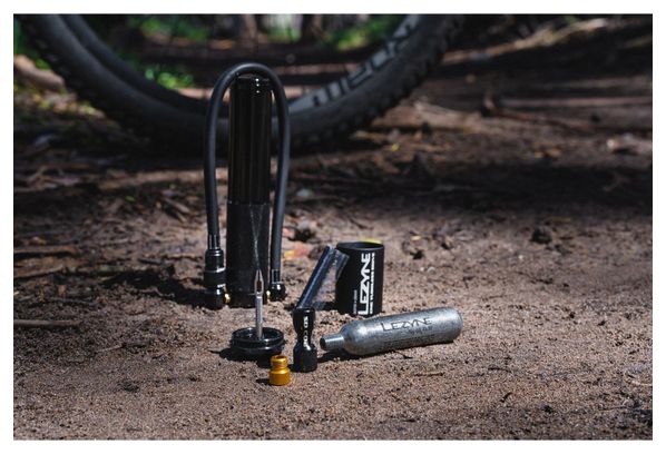 Pompe à Main Lezyne CNC Tubeless Drive (Max 30 psi / 2 bar) Noir