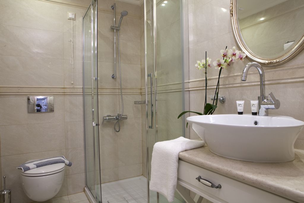 Royal Nidri Logies - Hotel