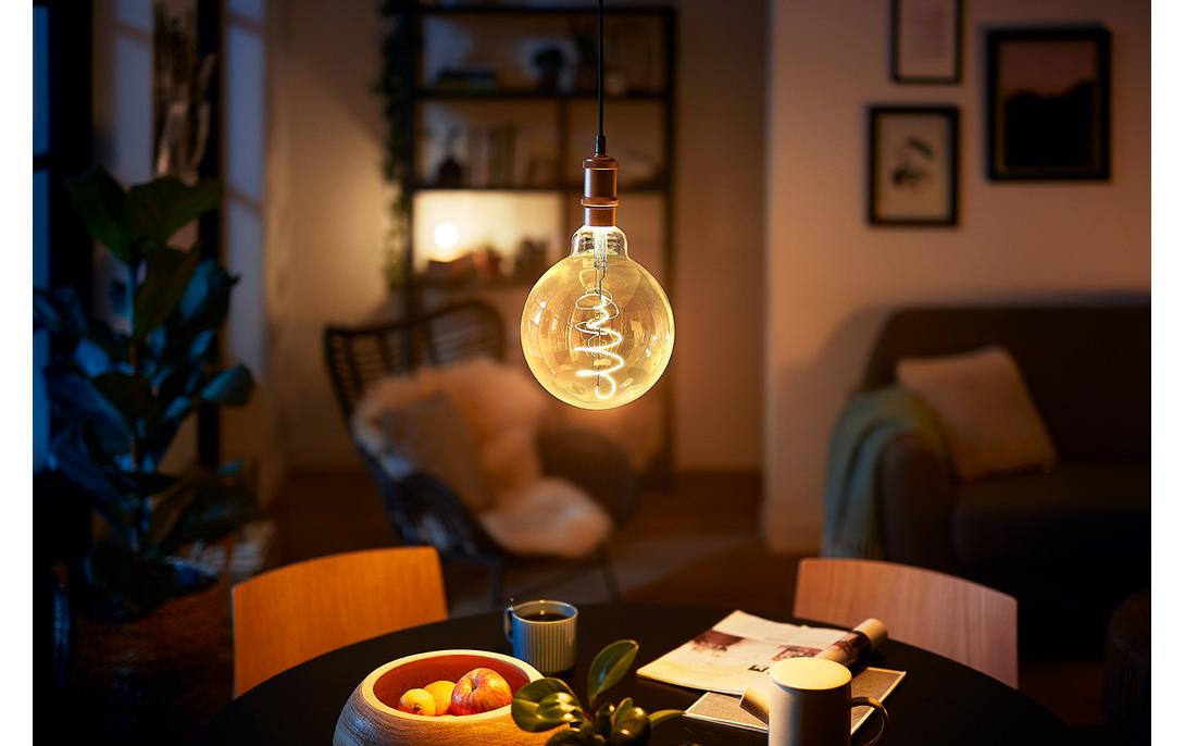 Lampe LED classic-giant 40W E27 G200 GOLD DIM WarmweissDekoratives LED-Leuchtmittel G200 mit sichtbarem Glühfaden und flammenfarbiger Farbtemperatur