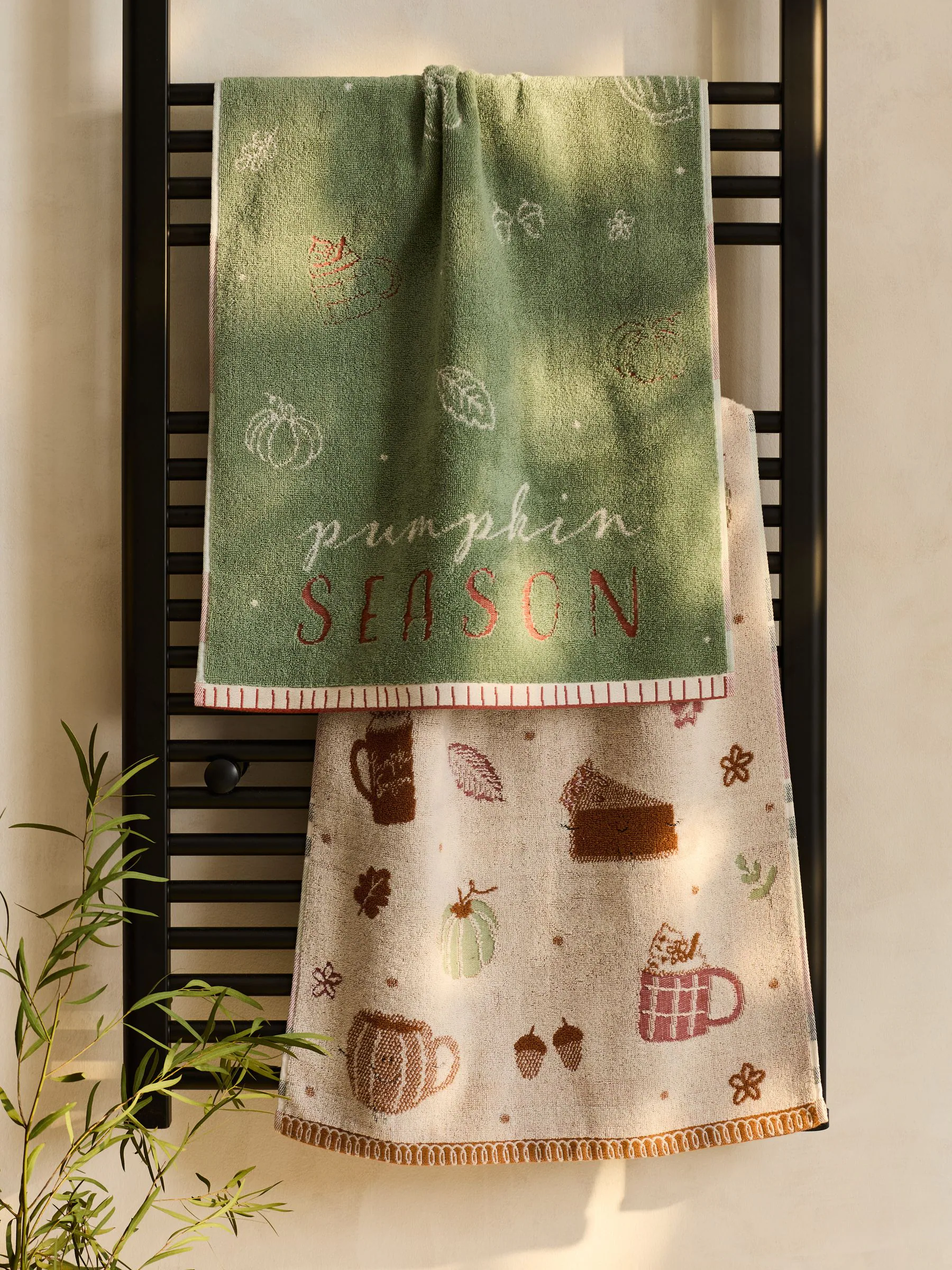 Set of 2 Autumn Pumpkin Season 100% Cotton Hand Towels