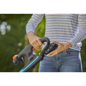 Gardena 18V heggenschaar EasyCut (P4A) Incl. 2.0Ah accu + lader