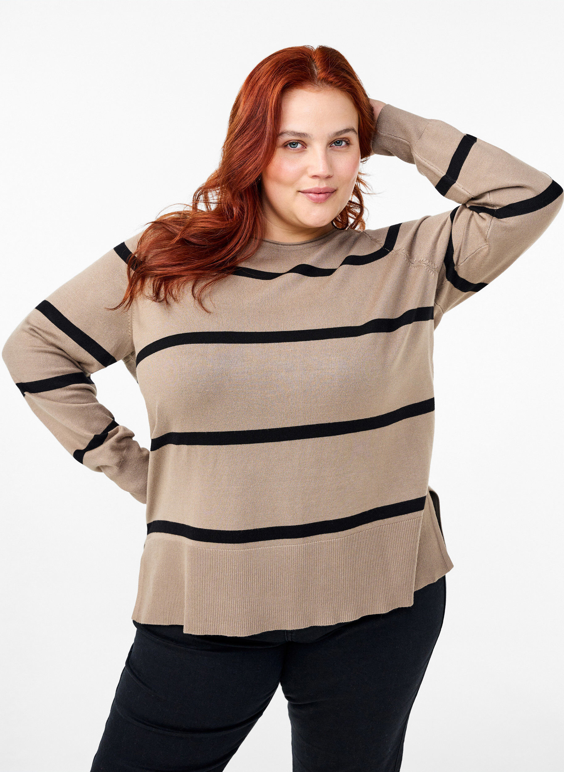 Strikket viskosebluse med striber