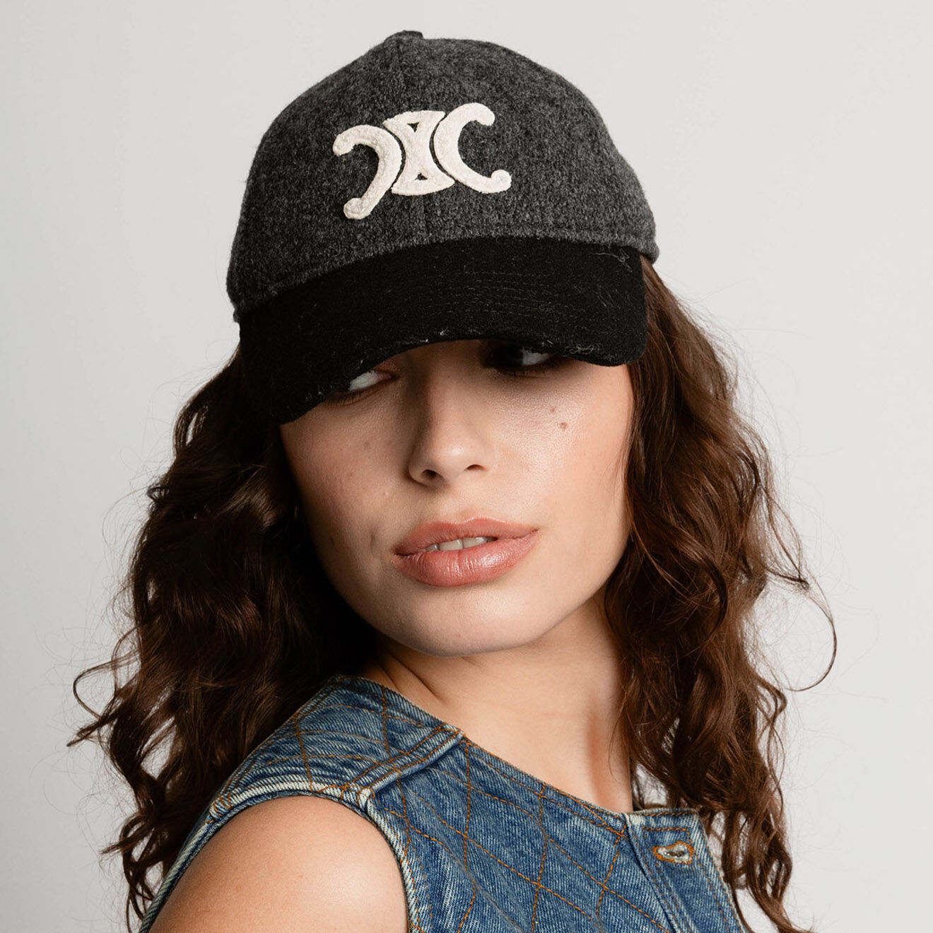 Celine Casquette en Laine grise - Neuf sans étiquette