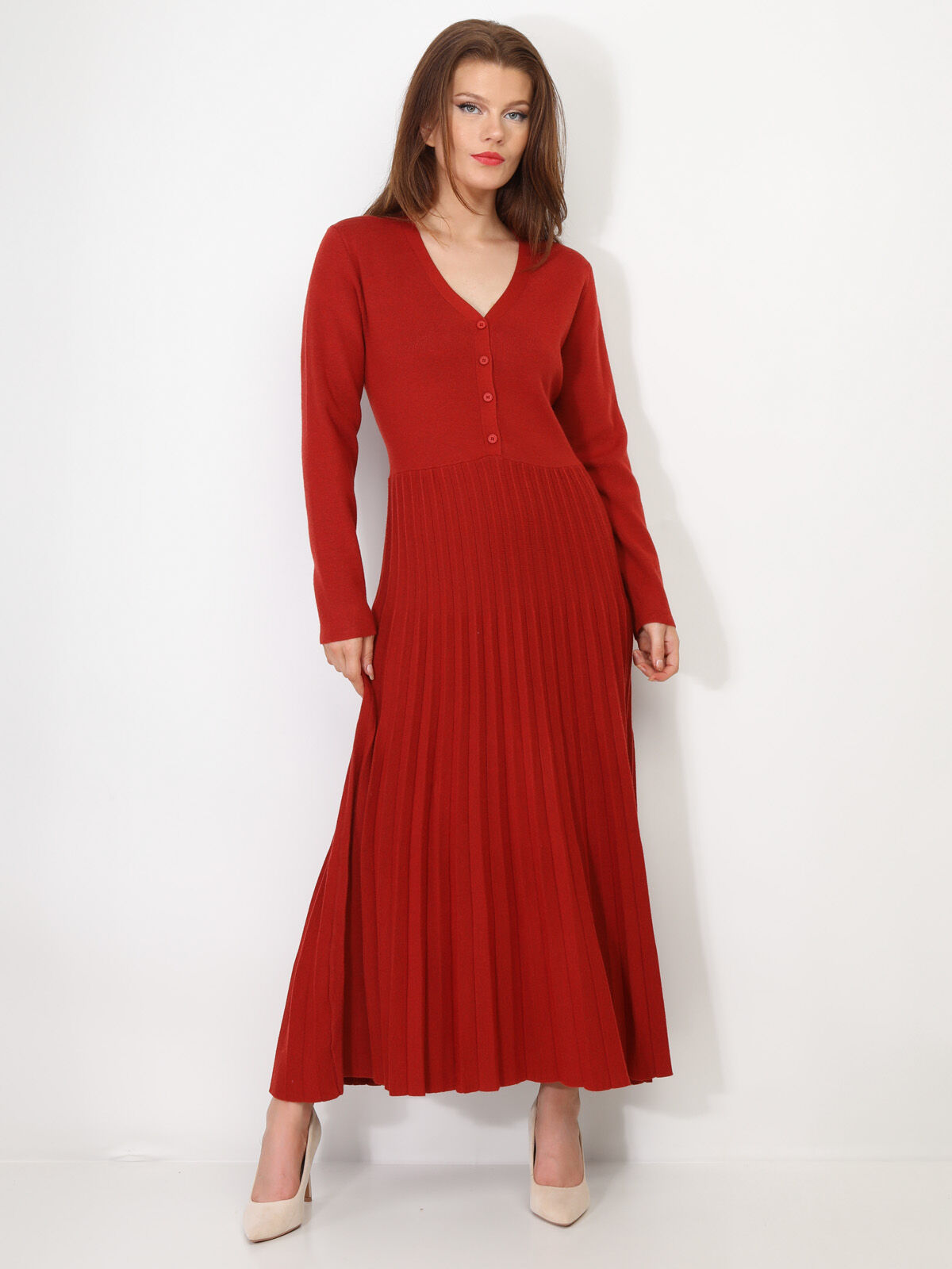 Robe longue plissée à boutons- Rouge foncé